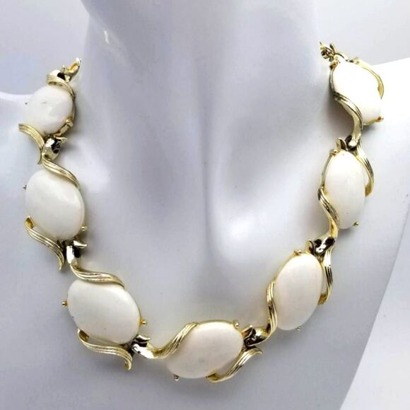 Victorian cabochon‎ art deco necklace